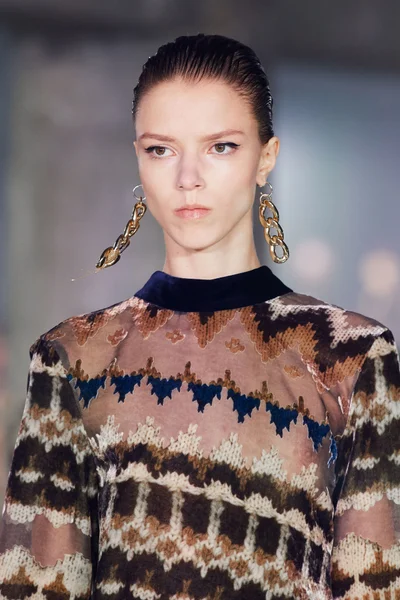 Look 24